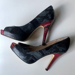 Steve Madden Peeptoe Snakeskin Pumps Size 7